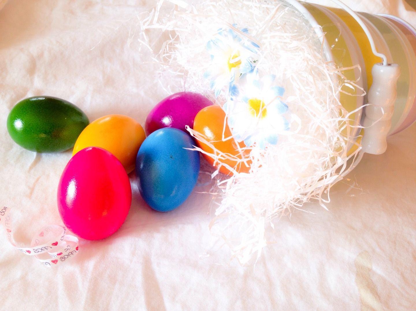 Uova colorate per Pasqua